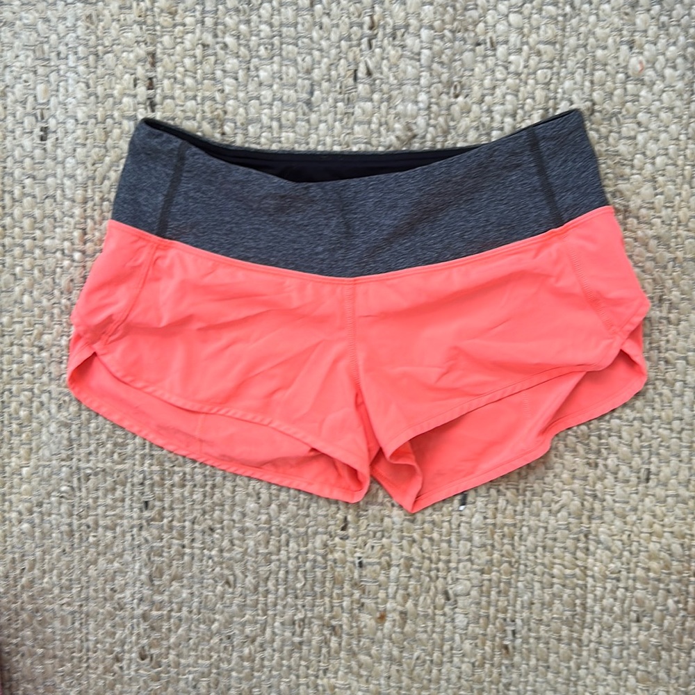 Lululemon shorts low rise size 6, great condition